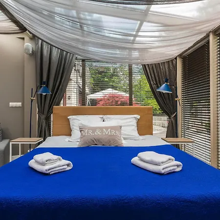 Apartment A11 & Dermique *