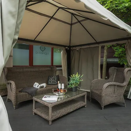 Apartment A11 & Dermique