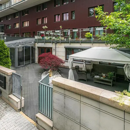 Apartment A11 & Dermique Krakau