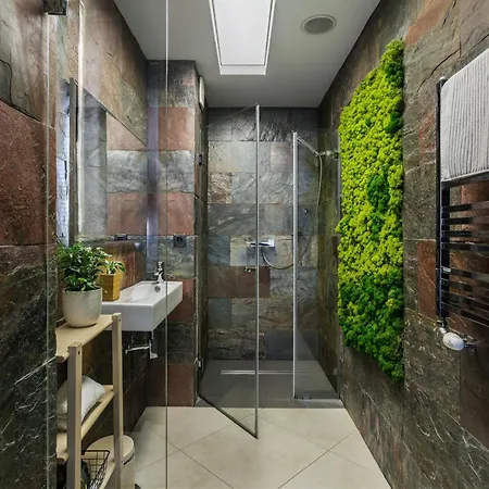 Apartment A11 & Dermique Krakau