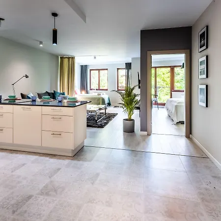 Apartament A11 & Dermique *