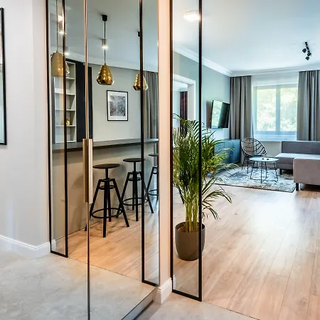 A11 & Dermique Krakau