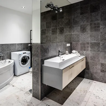 Apartment A11 & Dermique