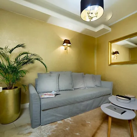 Apartament A11 & Dermique