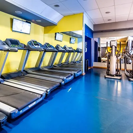 A11 & Dermique 公寓