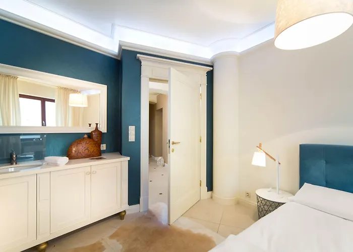 A11 & Dermique Krakov