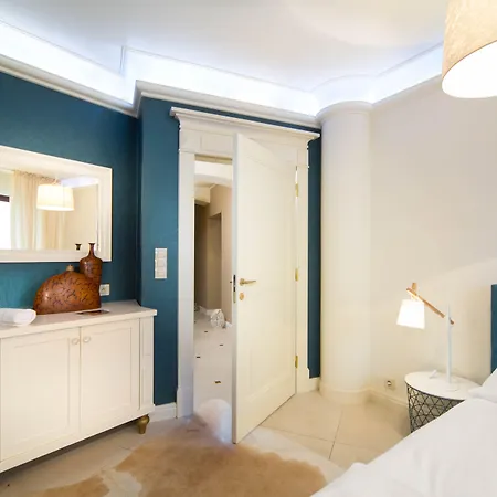 A11 & Dermique Cracóvia