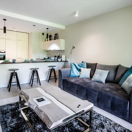 A11 & Dermique Cracóvia